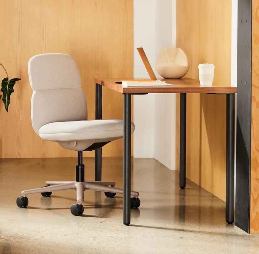 herman-miller-oe1-desk-in-situ